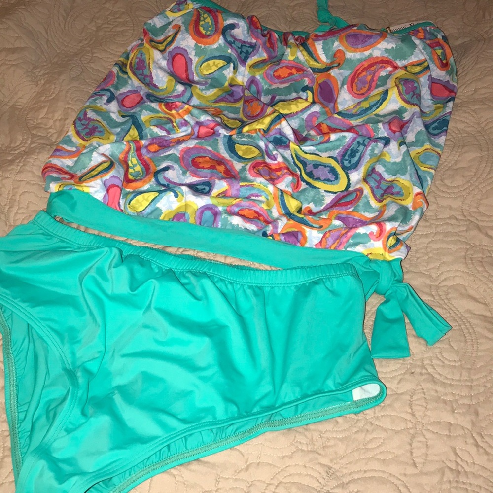 Tankini, strapless or has strap